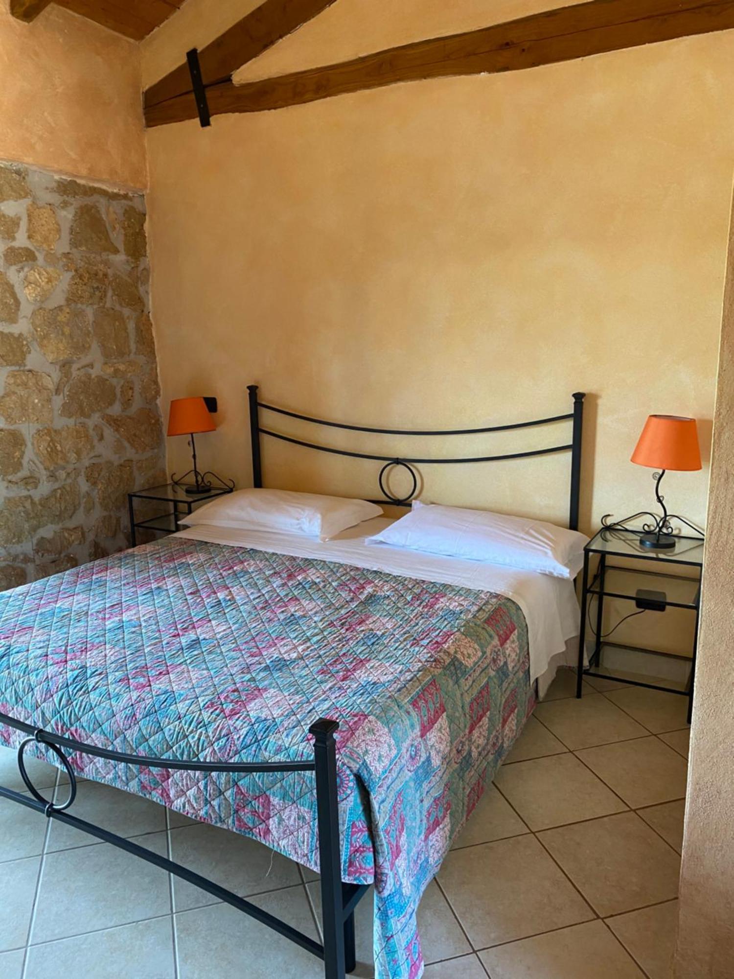 הוילה Maenza La Fattoria Di Carlotta מראה חיצוני תמונה