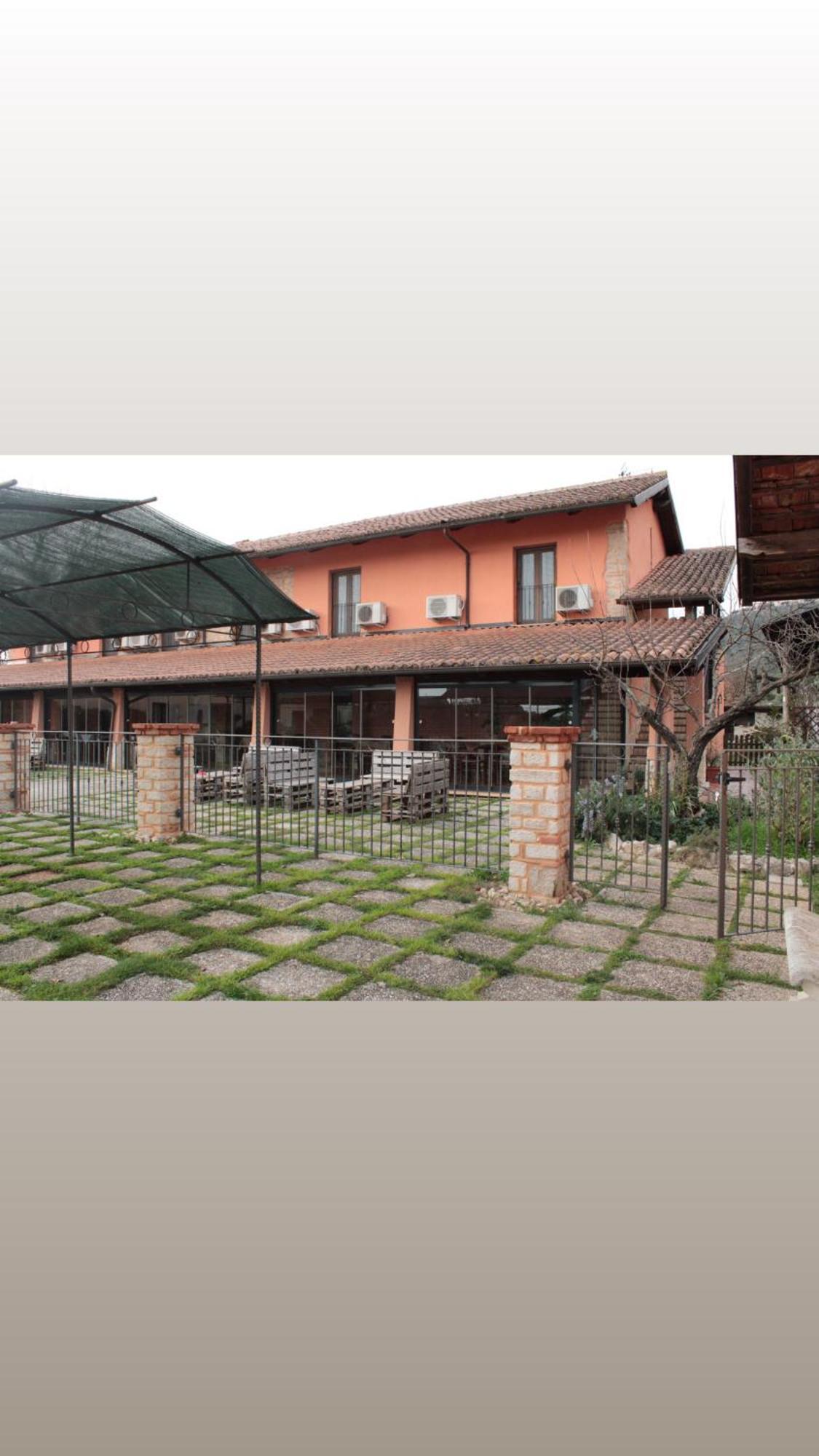 הוילה Maenza La Fattoria Di Carlotta מראה חיצוני תמונה